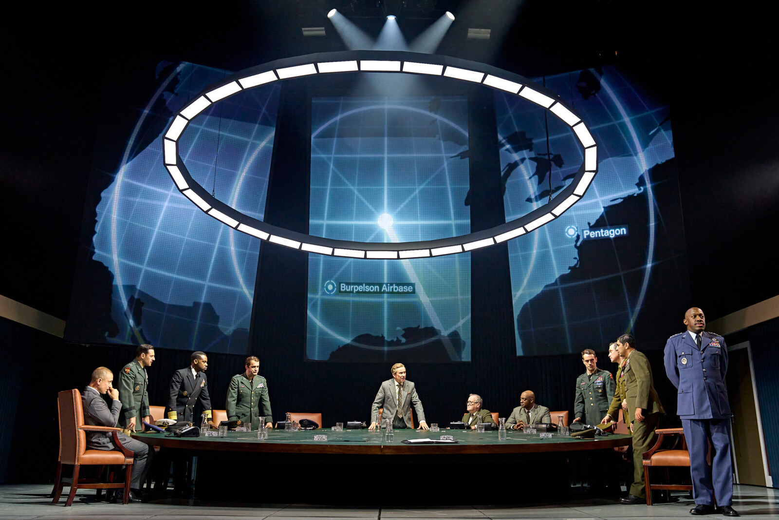 Dr. Strangelove från National Theatre. Premiär på bio 27 mars! Foto: Manuel Harlan